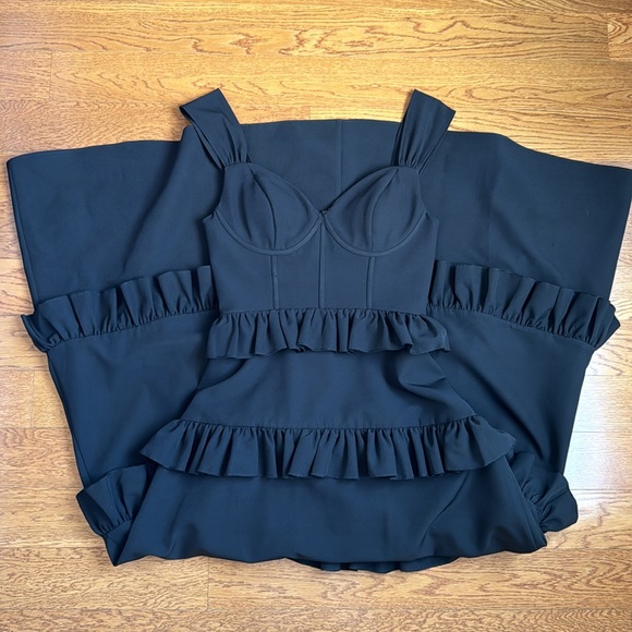 Revelry Sloane Crepe Dress in Black - Picture 4 of 7